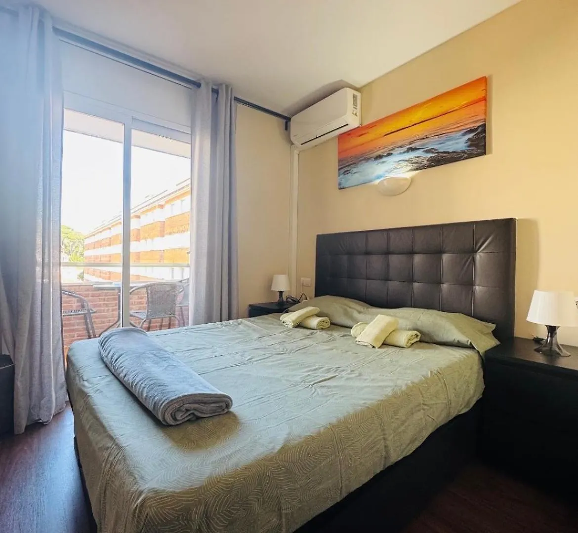 Simpatico Piso Con 2 Piscinas Y Vistas Al Mar Apartment Lloret de Mar Spain